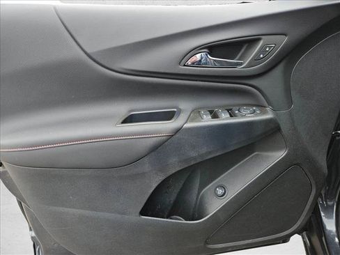 Used 2023 Chevrolet Equinox RS FWD image 11