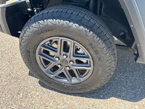 Used 2025 Jeep Wrangler Unlimited Sport AWD/4WD image 18