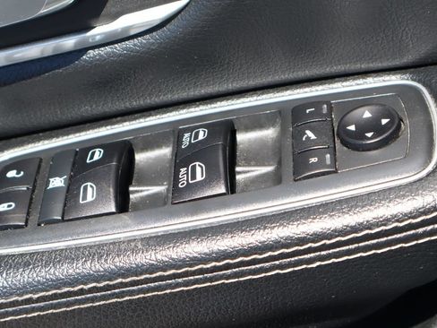 Used 2020 RAM 1500 Laramie w/ Sport Appearance Package AWD/4WD image 21