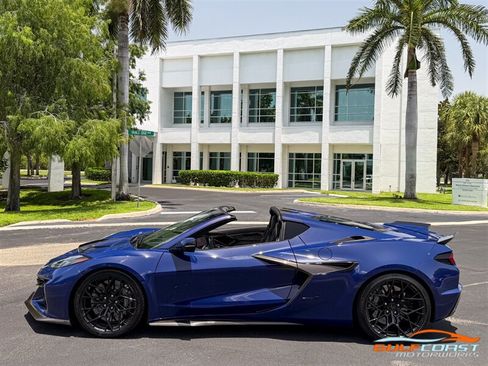 Used 2026 Chevrolet Corvette ZR1 w/ Stealth Interior Trim Package RWD image 31