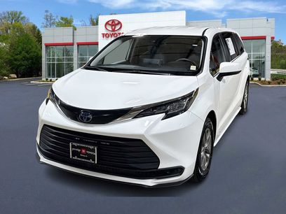 Certified 2022 Toyota Sienna LE