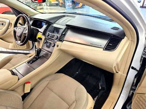 Used 2017 Ford Taurus SEL image 8