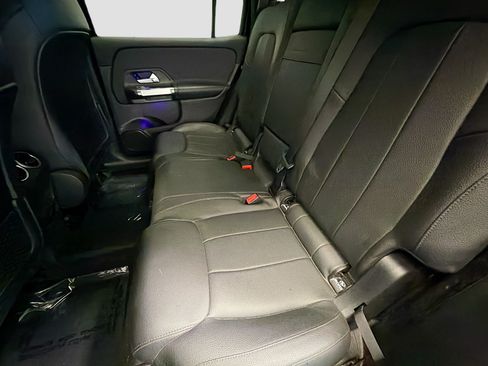 Used 2022 Mercedes-Benz GLB 250 w/ Premium Package Lite image 13