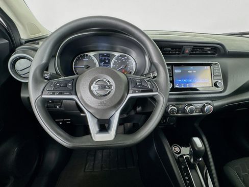 Used 2021 Nissan Kicks S FWD image 11