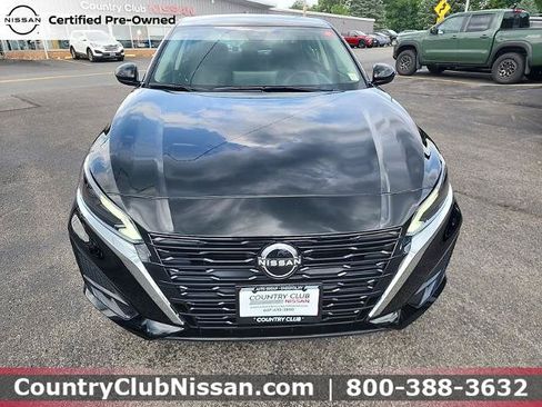 Certified 2023 Nissan Altima 2.5 SV w/ SV Premium Package FWD image 3