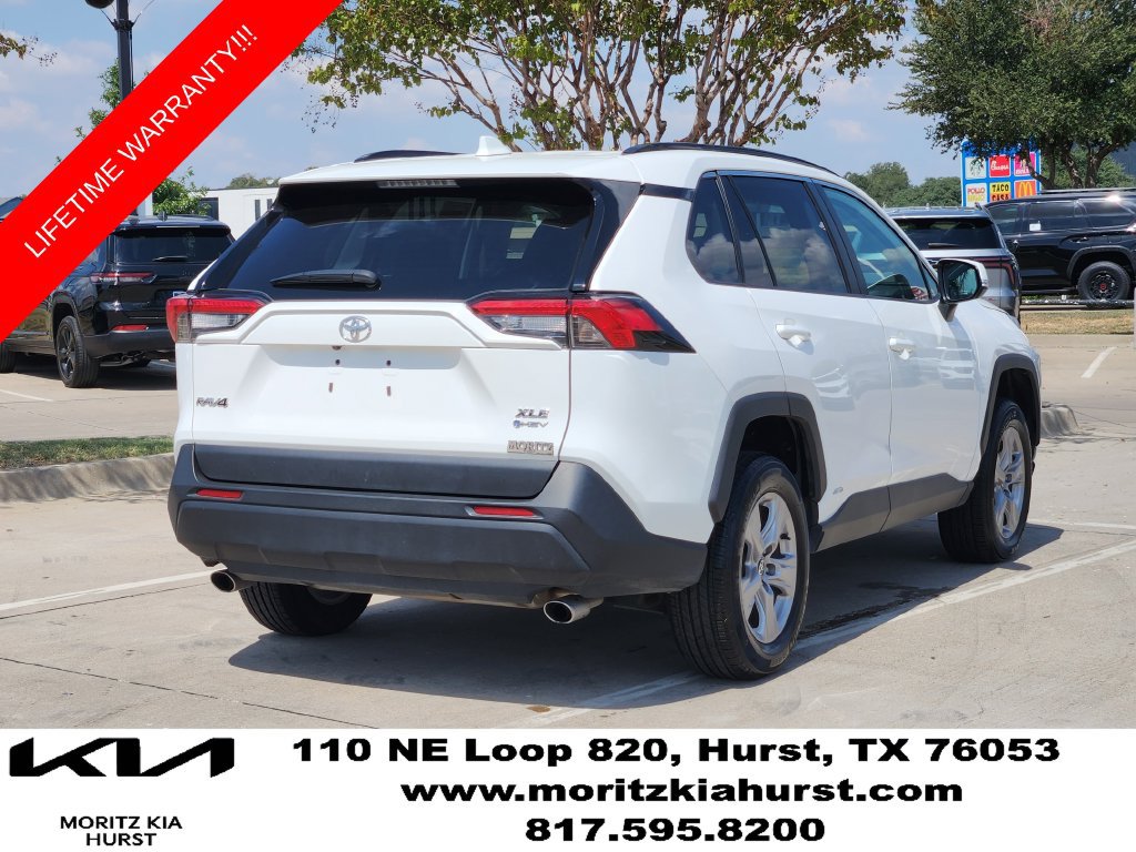 Used 2025 Toyota RAV4 XLE AWD/4WD image 4