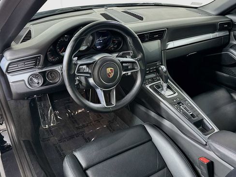 Certified 2017 Porsche 911 Targa 4S image 4