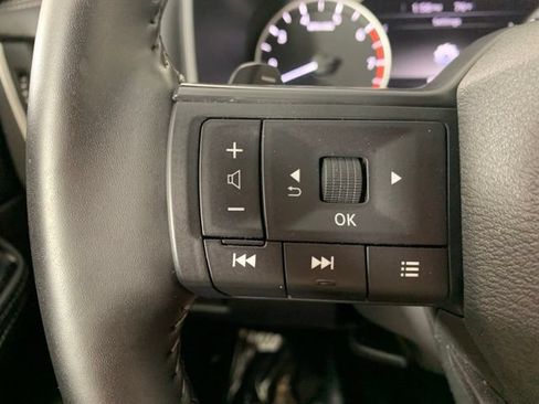 Used 2025 Nissan Rogue SV AWD/4WD image 27