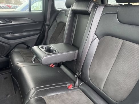 Used 2023 Jeep Grand Cherokee Altitude AWD/4WD image 17