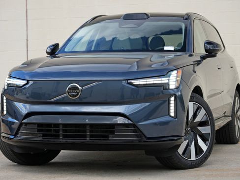 Used 2025 Volvo EX90 Ultra AWD/4WD image 3