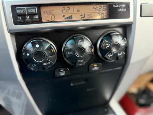 Used 2005 Toyota 4Runner Sport image 30
