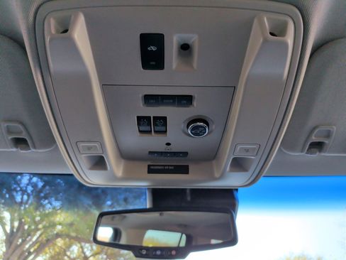 Used 2015 GMC Yukon Denali w/ Premium Package image 31