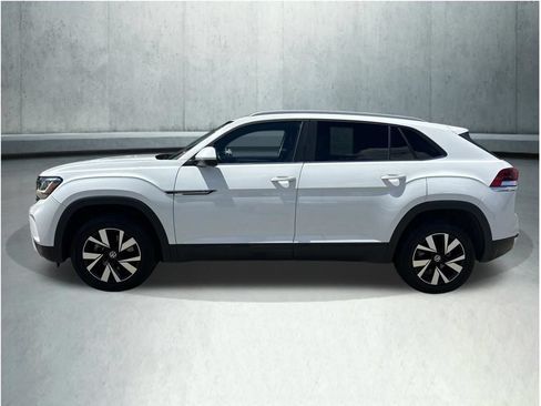 Used 2020 Volkswagen Atlas Cross Sport SE FWD image 2