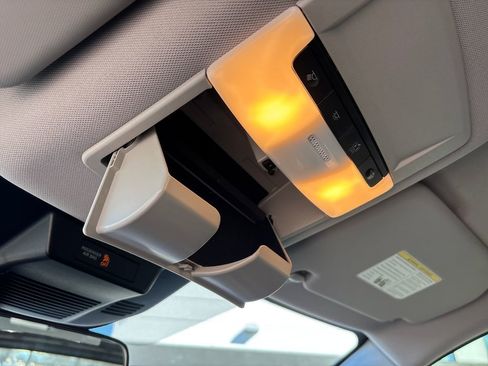 Used 2021 Nissan Rogue S image 39