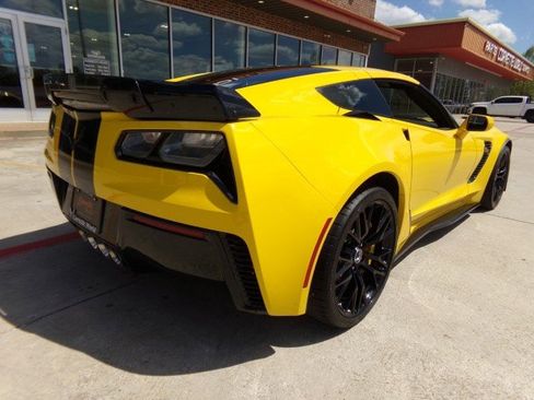 Used 2015 Chevrolet Corvette Z06 w/ 3LZ Preferred Equipment Group image 5