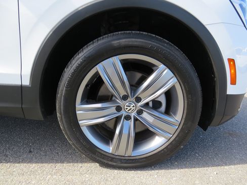 Used 2021 Volkswagen Tiguan SEL image 10