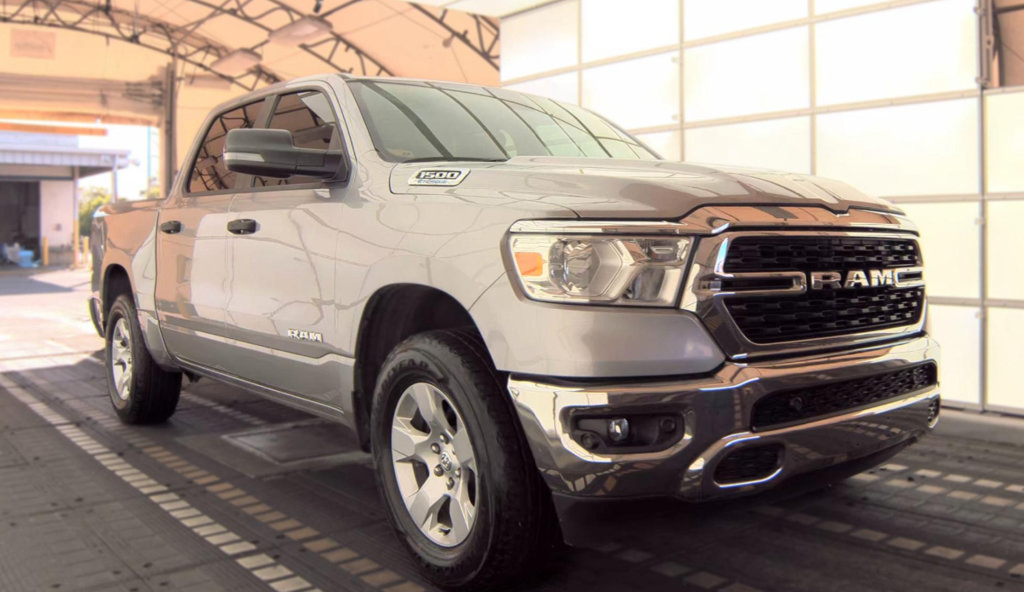 Used 2023 RAM 1500 Big Horn AWD/4WD image 4