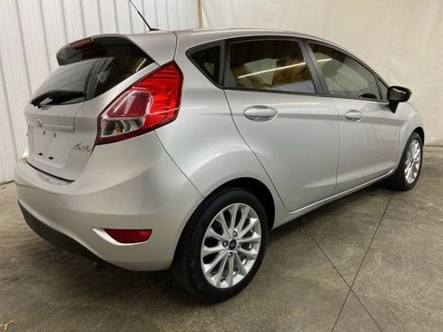 Used 2014 Ford Fiesta SE w/ Equipment Group 201A image 6