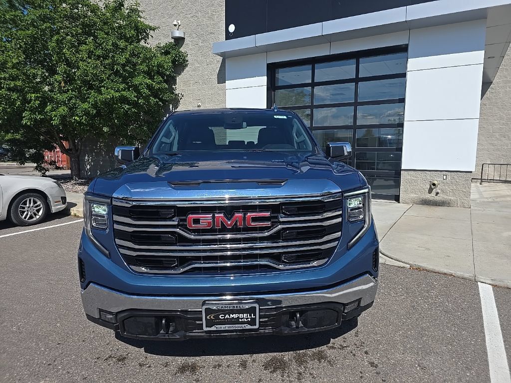 Used 2024 GMC Sierra 1500 SLT AWD/4WD image 3