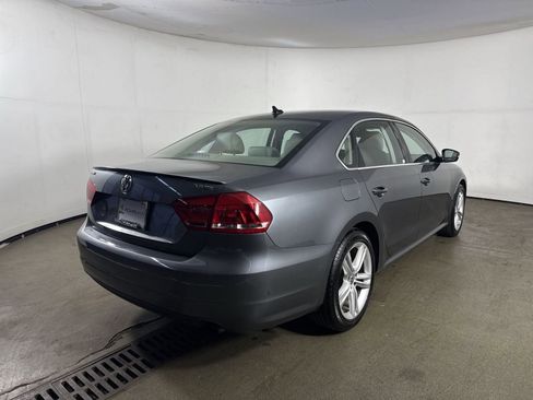 Used 2013 Volkswagen Passat 3.6 SE image 32