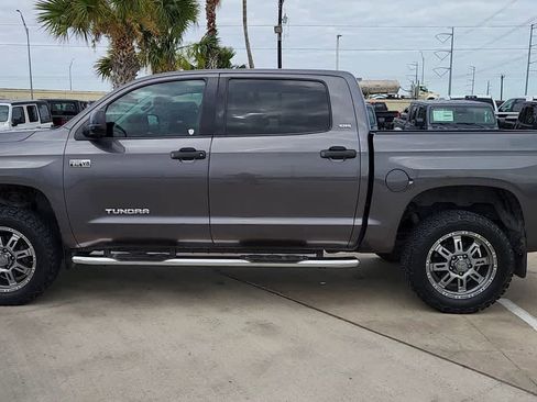 Used 2017 Toyota Tundra SR5 AWD/4WD image 5