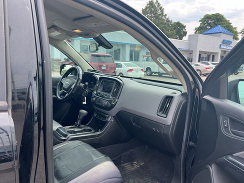Used 2021 Chevrolet Colorado W/T w/ Custom Special Edition AWD/4WD image 12
