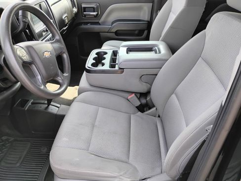Used 2018 Chevrolet Silverado 1500 Custom w/ Custom Value Package AWD/4WD image 9