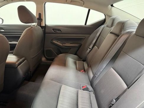 Used 2024 Nissan Altima 2.5 SV FWD image 21