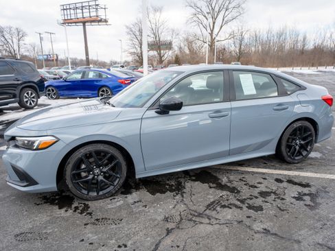 Used 2024 Honda Civic Sport image 3