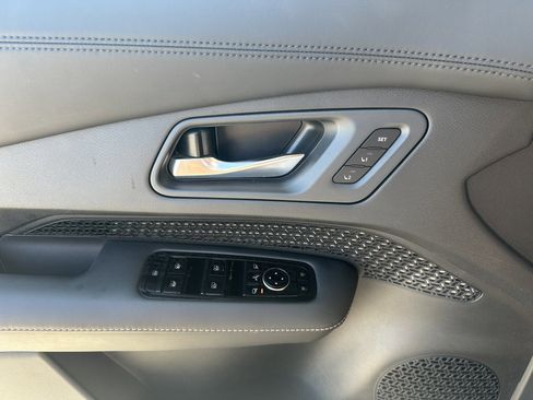 Used 2023 Nissan Ariya FWD image 34