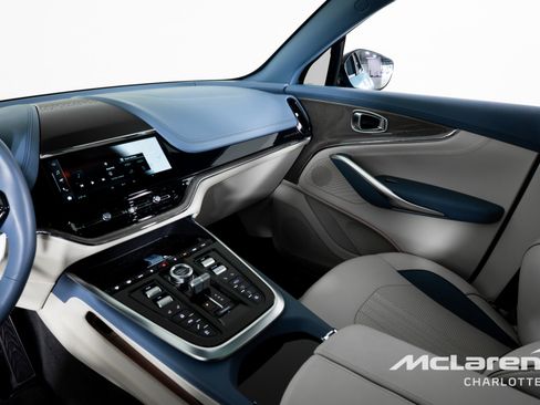 Used 2025 Aston Martin DBX 707 AWD/4WD image 13