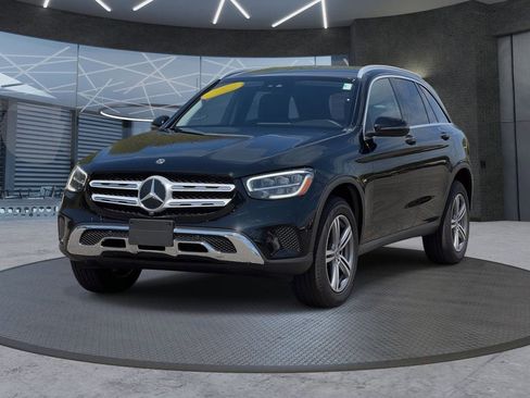Used 2022 Mercedes-Benz GLC 300 4MATIC w/ Premium Package Lite image 2
