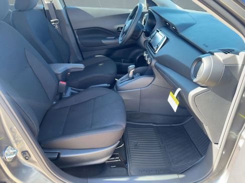 New 2025 Nissan Kicks S image 28
