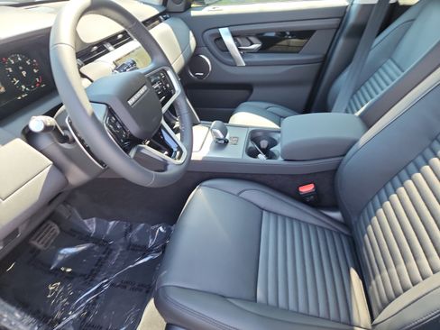Certified 2025 Land Rover Discovery Sport S image 23