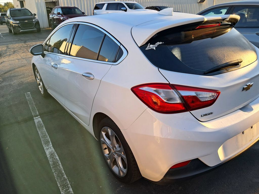 Used 2018 Chevrolet Cruze Premier FWD image 8