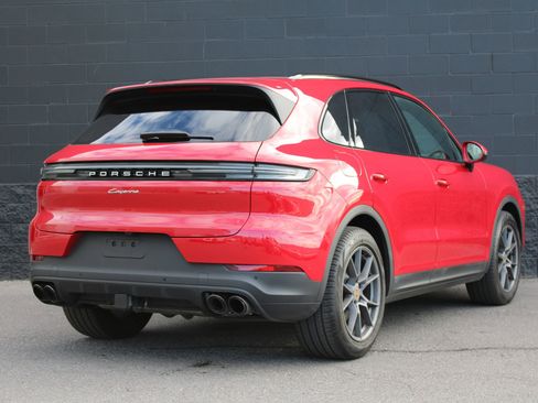 Certified 2024 Porsche Cayenne image 10