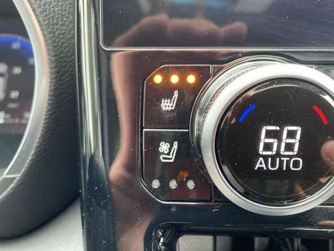 Used 2024 Toyota Highlander Platinum image 13