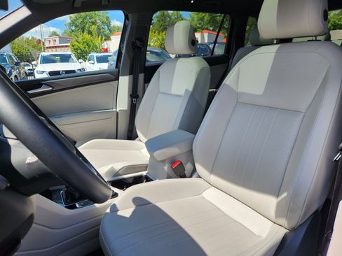 Certified 2023 Volkswagen Tiguan SE R-Line AWD/4WD image 7