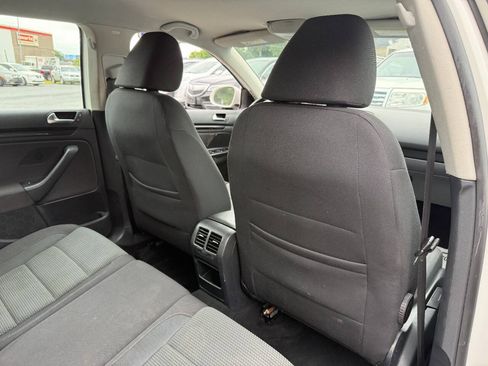 Used 2011 Volkswagen Jetta S FWD image 24