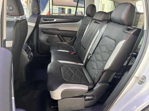 New 2026 Volkswagen Atlas Peak Edition AWD/4WD image 15