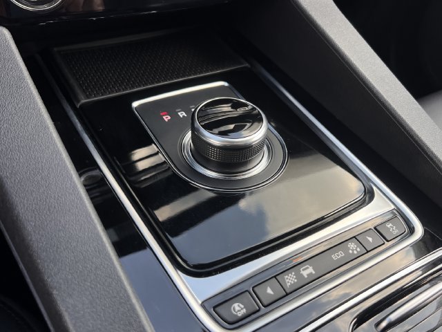 Used 2020 Jaguar F-PACE Premium AWD/4WD image 27