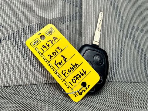 Used 2013 Ford Fiesta SE image 27