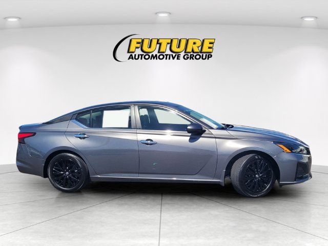 Certified 2025 Nissan Altima 2.5 SV w/ SV Special Edition Package FWD image 3