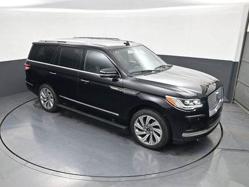 Used 2024 Lincoln Navigator Premiere image 27