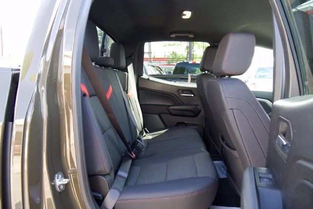 Used 2024 Chevrolet Colorado Z71 w/ Z71 Convenience Package 2 AWD/4WD image 26