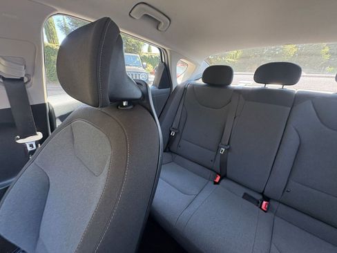 Used 2025 Kia K4 FWD image 39