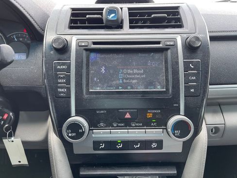 Used 2012 Toyota Camry LE image 8