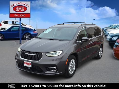 Used 2022 Chrysler Pacifica Touring-L image 1