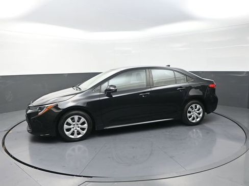 Used 2024 Toyota Corolla LE FWD image 45