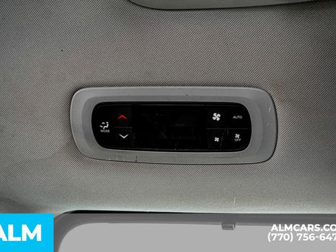 Used 2019 Chrysler Pacifica Touring-L image 56